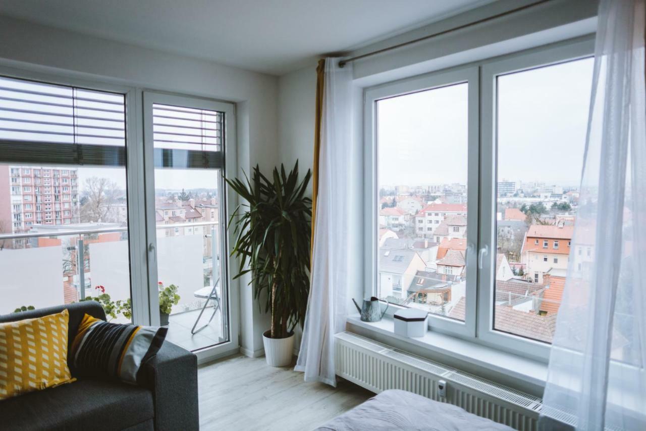 Design Apartment, The City Centre Close To The Health Spa Πιεστάνυ Εξωτερικό φωτογραφία