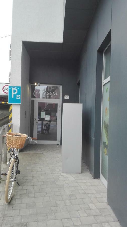 Design Apartment, The City Centre Close To The Health Spa Πιεστάνυ Εξωτερικό φωτογραφία